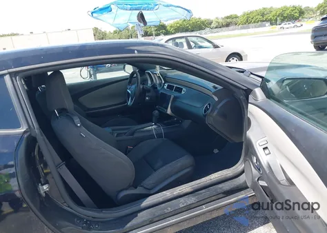 2015 Chevrolet Camaro 2Ls z USA, uszkodzony, nr VIN 2G1FB1E36F9198717